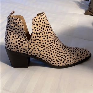 Journee collection leopard booties